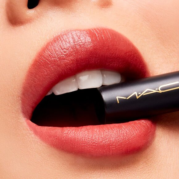π NEW π MAC Powder Kiss Velvet Blur Slim Moisturizing Matte Lipstick, 2 g - Picture 6 of 11